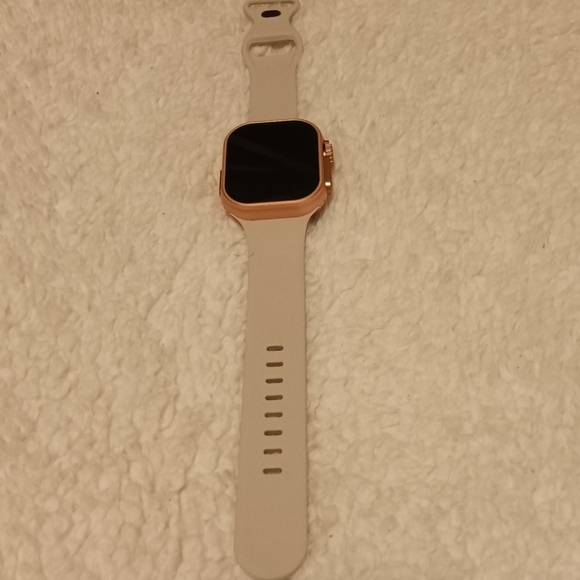 NEW CREAM Apple Watch Band - Silicone - Picture 4 of 5